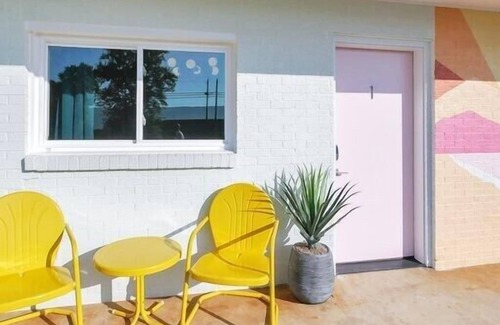 Trenton Casa | Palm Springs Room #1 @ Retro Boutique Motel