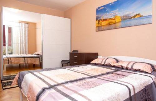 Velji Vinogradi Apartamento | Palm street apartment near Dukley beach