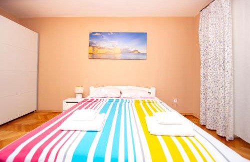 Velji Vinogradi Apartamento | Palm street apartment near Dukley beach