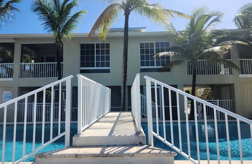 Marathon Casa | Palm Tree Cove Resort