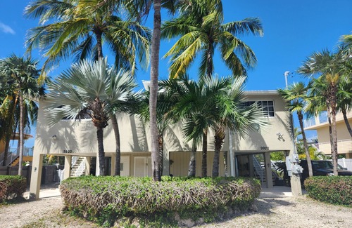 Marathon Casa | Palm Tree Cove Resort
