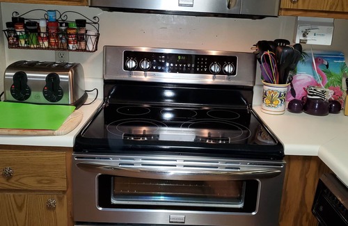 Lake Ozark Condominio | Recién actualizado Lakefront Condo! Duerme 8