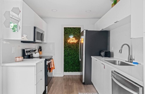 Central Oakland Park Casa | Palm Vista House – Your Ultimate Work Hard Play Hard South Florida Escape!