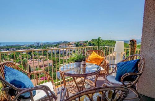 Vallpineda Apartamento | Palma Fiesta Apartment by Hello Homes Sitges