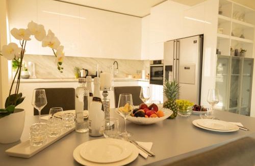 Kallikratia Apartamento | Palma Villa & Suite With Pool
