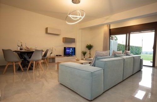 Kallikratia Apartamento | Palma Villa & Suite With Pool