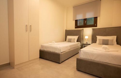 Kallikratia Apartamento | Palma Villa & Suite With Pool