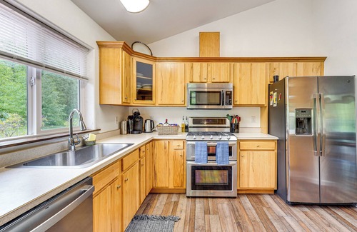 Butte Casa | Palmer Escape w/ Mtn Views: Fishing & Hiking!