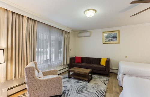 Manchester Center Complejo | Palmer House Resort - Deluxe Two Double Beds 3