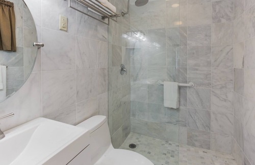 Manchester Center Complejo | Palmer House Resort - Deluxe Two Double Beds 3