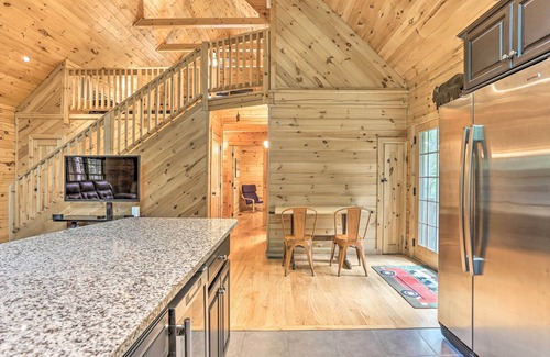 Kresgeville Cabina | ¡NUEVO! Palmerton Cabin w / Game Room ~ 5 Mi to Blue Mtn