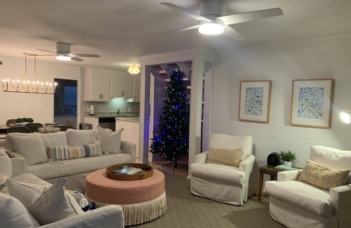 Edisto Island Casa | PALMETTO BOULEVARD, EASILY ACCOMMODATES 2 FAMILIES, STEPS FROM THE BEACH!