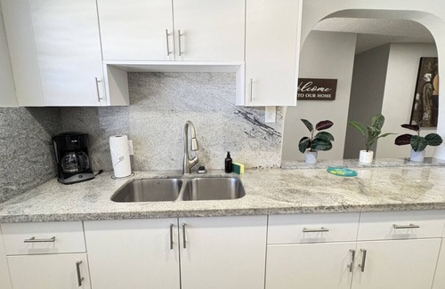 Coral Terrace Casa | Palmetto Palms Miami Home | Near Airport