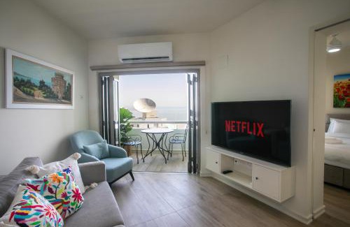 Skala Apartamento | Palmove Luxurious Beachfront Apt