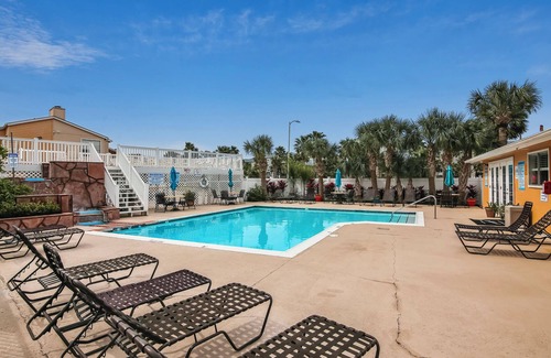 Galveston Condominio | Palms at Cove View 1303 - Relaxing Palms