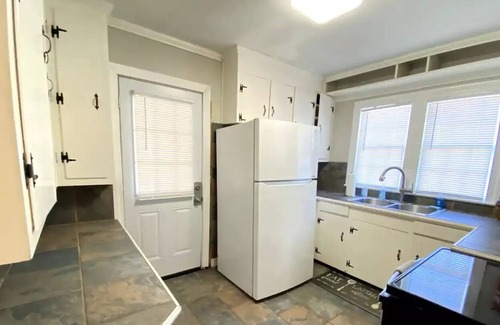 Hattiesburg Casa | Palms Midtown Getaway, Great Location!