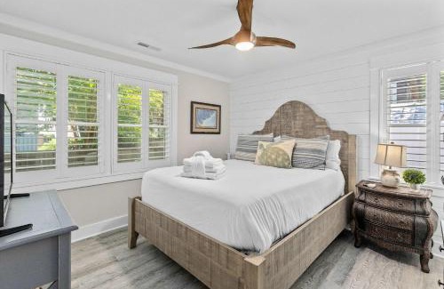 Isle of Palms Casa | Palms of Hart- 2 Blocks from Beach Dog Friendly