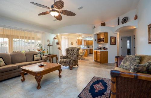 Lake Havasu City Casa | Palmy Days at Hillview