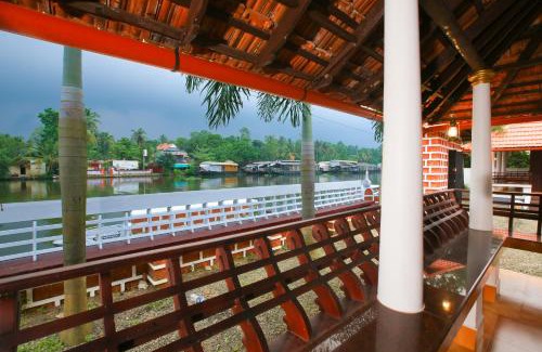 Alappuzha Casa | Palmy Lake Resort