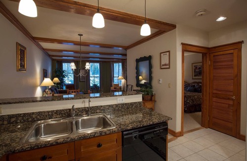 Mountain Village Cabaña | Palmyra 4G by Avantstay Close to the Slopes & Town!