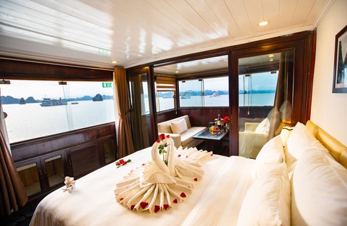 Bai Chay Alquiler De Eote | Paloma Cruise