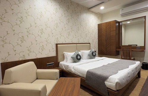 Sayajiganj Hotel | Pam Premium Hotel Vadodara