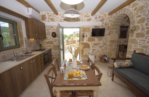 Ravdoucha Casa | Pamelas House with Jacuzzi