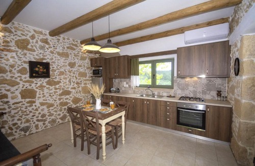 Ravdoucha Casa | Pamelas House with Jacuzzi