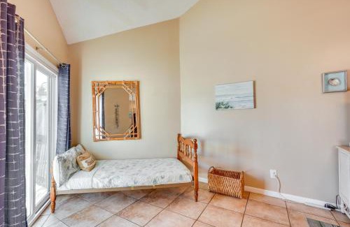 Holiday Beach Apartamento | Panama City Beach House Walk to Beach and Boat Ramp