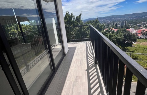 San Salvador Condominio | Panamericana: Cozy 3-bedroom Condo with 4 ACs one in each room. WIFI included.