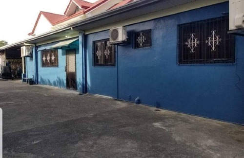 Laoag Casa | Pancho Villa Roomy 2 bedroom house large enclosed yard 3 min from Robinson Mall!