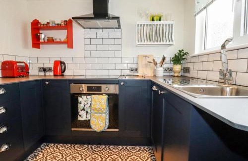 Newlyn Casa | Pandora a Lovely Seaside Cottage in Newlyn sleeps 4