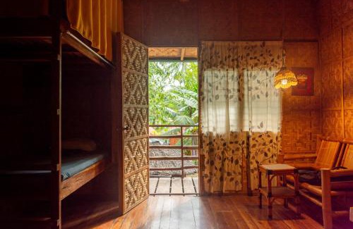 Dao Complejo | Panglao Chocolate Hills Hostel