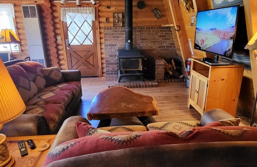 Mammoth Creek Cabina | Panguitch Lake Cabin 233 Harrold's Haven