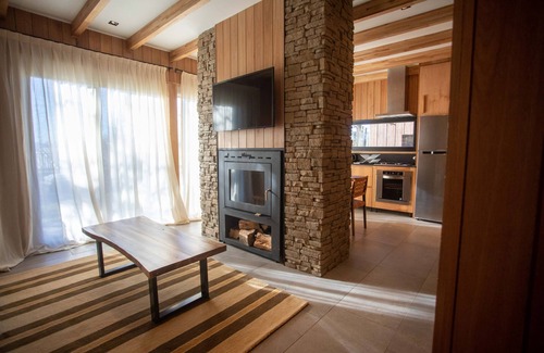 Lanin National Park Cabina | Vistas panorámicas y comodidades de lujo: Vila Master con capacidad para 5 personas.