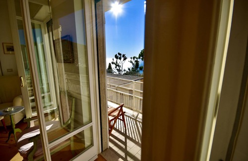 Ospedaletti Apartamento | Panorama Apartment in Ospedaletti by Wonderful Italy