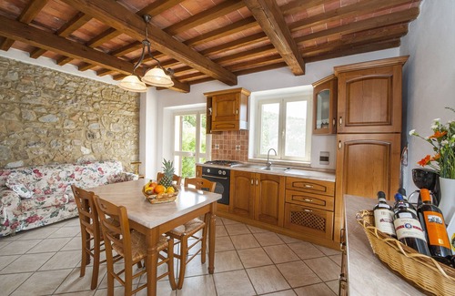 Massa Marittima Apartamento | Nuevo apartamento para 4 personas en el corazón de la Toscana "Il Girasole"
