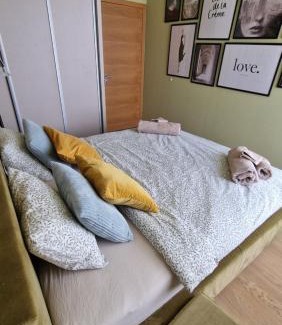Old Town Apartamento | Panorama Oasis - Free Parking on site - Air Con - Biz WiFi - Netflix
