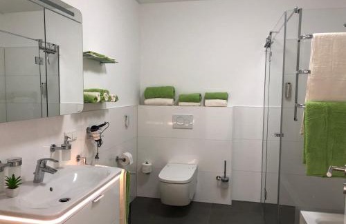 Frankenthal Apartamento | Panorama Penthouse Apartment mit Klima und Whirlpool für bis zu 6 Personen