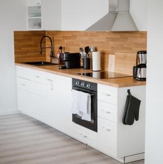 Ploen Apartamento | Panorama-Seeblick, Privater Steg, Balkon, Parkplatz