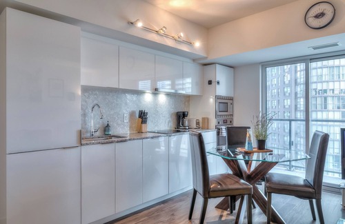 Bay Cloverhill Hotel | Panorama Suites-Bay