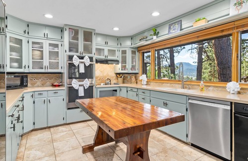 Stanley Hills Casa | Panorama Vacation Home By Estes Park Homes 6 Bedroom Home by RedAwning