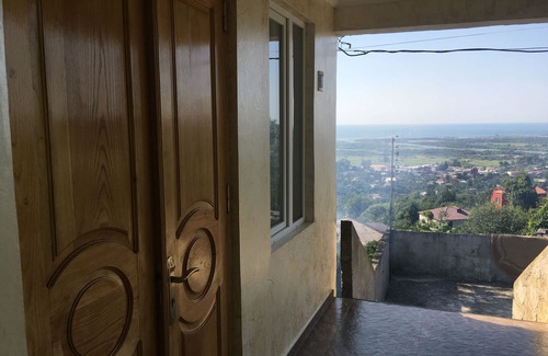 Khelvachauri Apartamento | Apartamento con vistas panorámicas y vistas al mar en plena naturaleza.