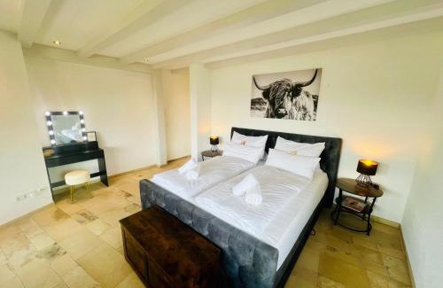 Neustadt Apartamento | Panoramablick mit Privatparkplatz, 2 Balkone und 1,5 Bäder