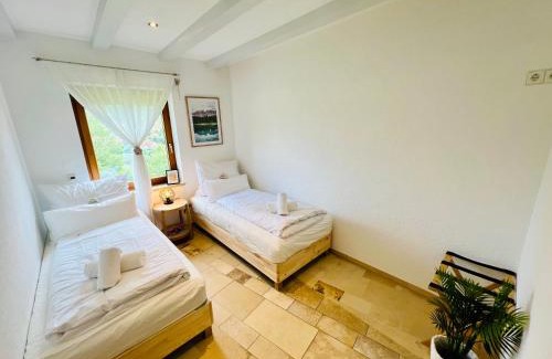 Neustadt Apartamento | Panoramablick mit Privatparkplatz, 2 Balkone und 1,5 Bäder