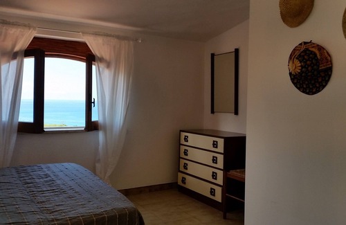 Fuscaldo Apartamento | Panoramic apartment in villa 300 meters from the sea, private garden with sea view