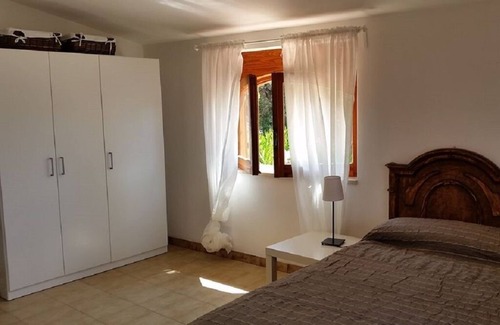 Fuscaldo Apartamento | Panoramic apartment in villa 300 meters from the sea, private garden with sea view
