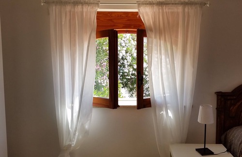 Fuscaldo Apartamento | Panoramic apartment in villa 300 meters from the sea, private garden with sea view