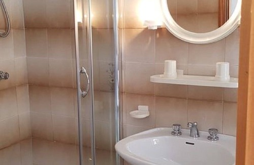 Fuscaldo Apartamento | Panoramic apartment in villa 300 meters from the sea, private garden with sea view