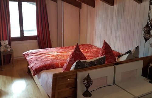 Gersau Apartamento | Apartamento panorámico con piscina.